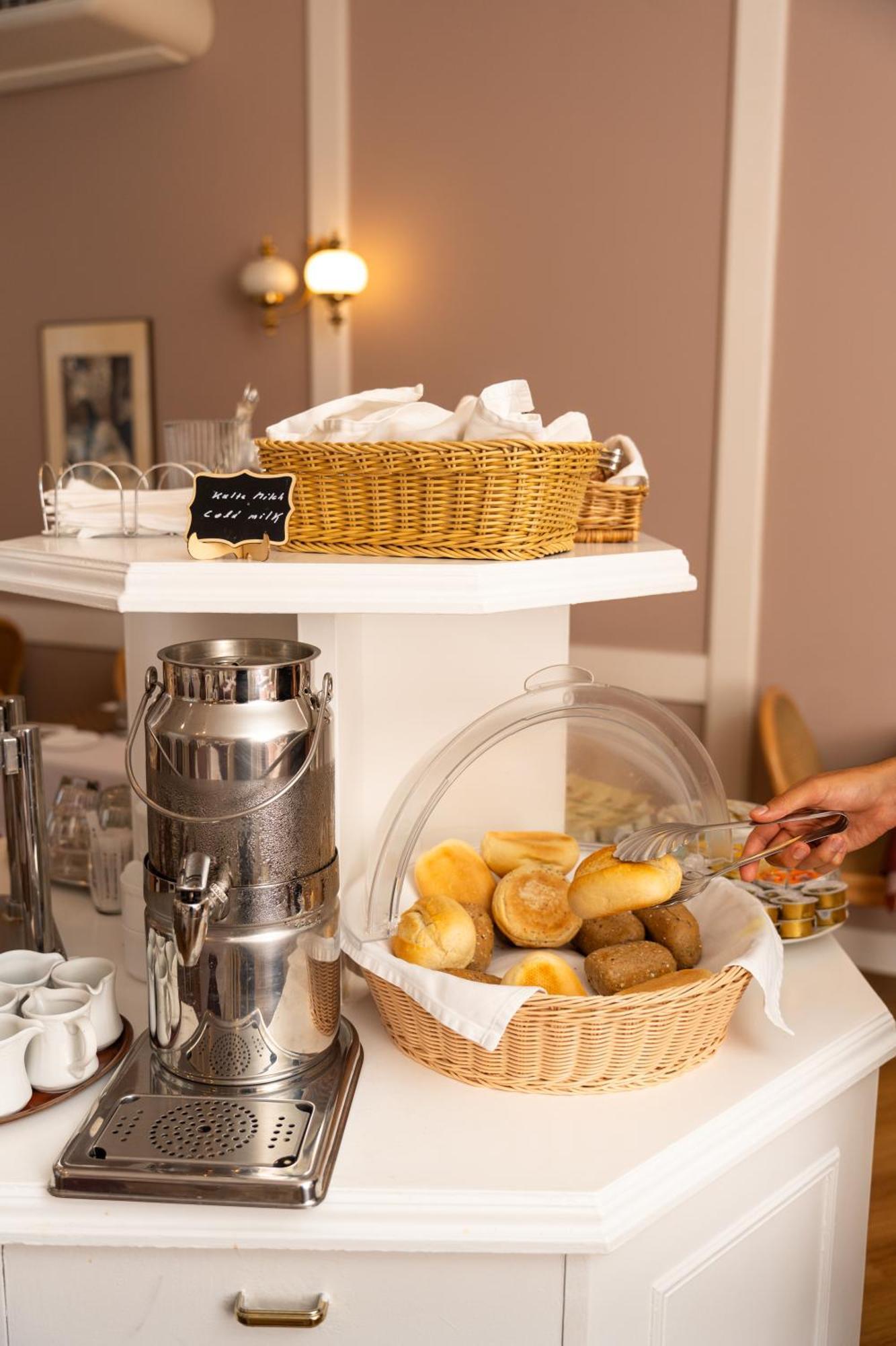 Continental Hotel-Pension Wien Ngoại thất bức ảnh