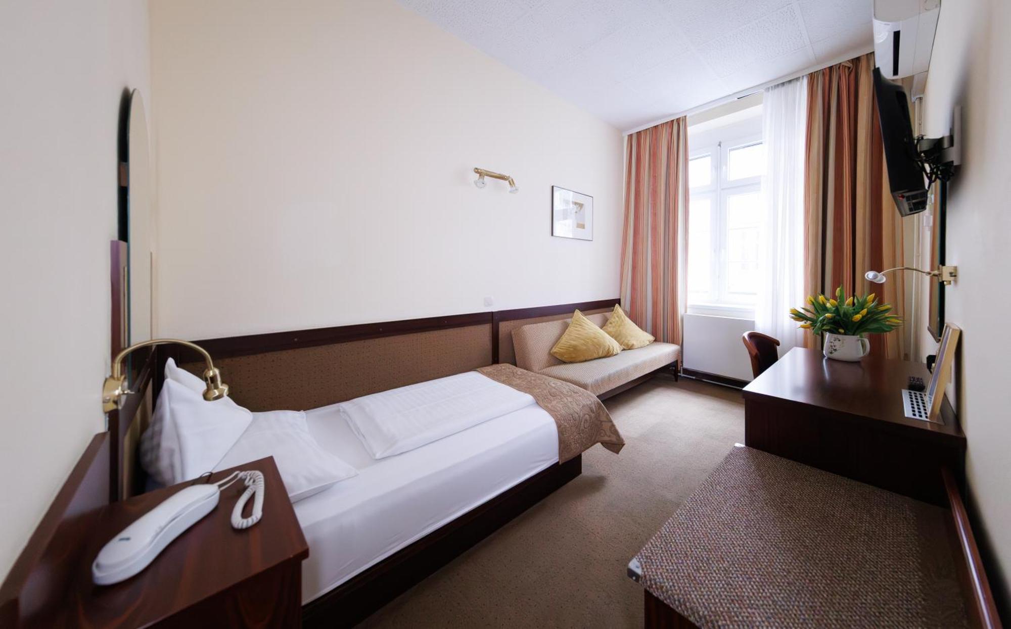 Continental Hotel-Pension Wien Ngoại thất bức ảnh