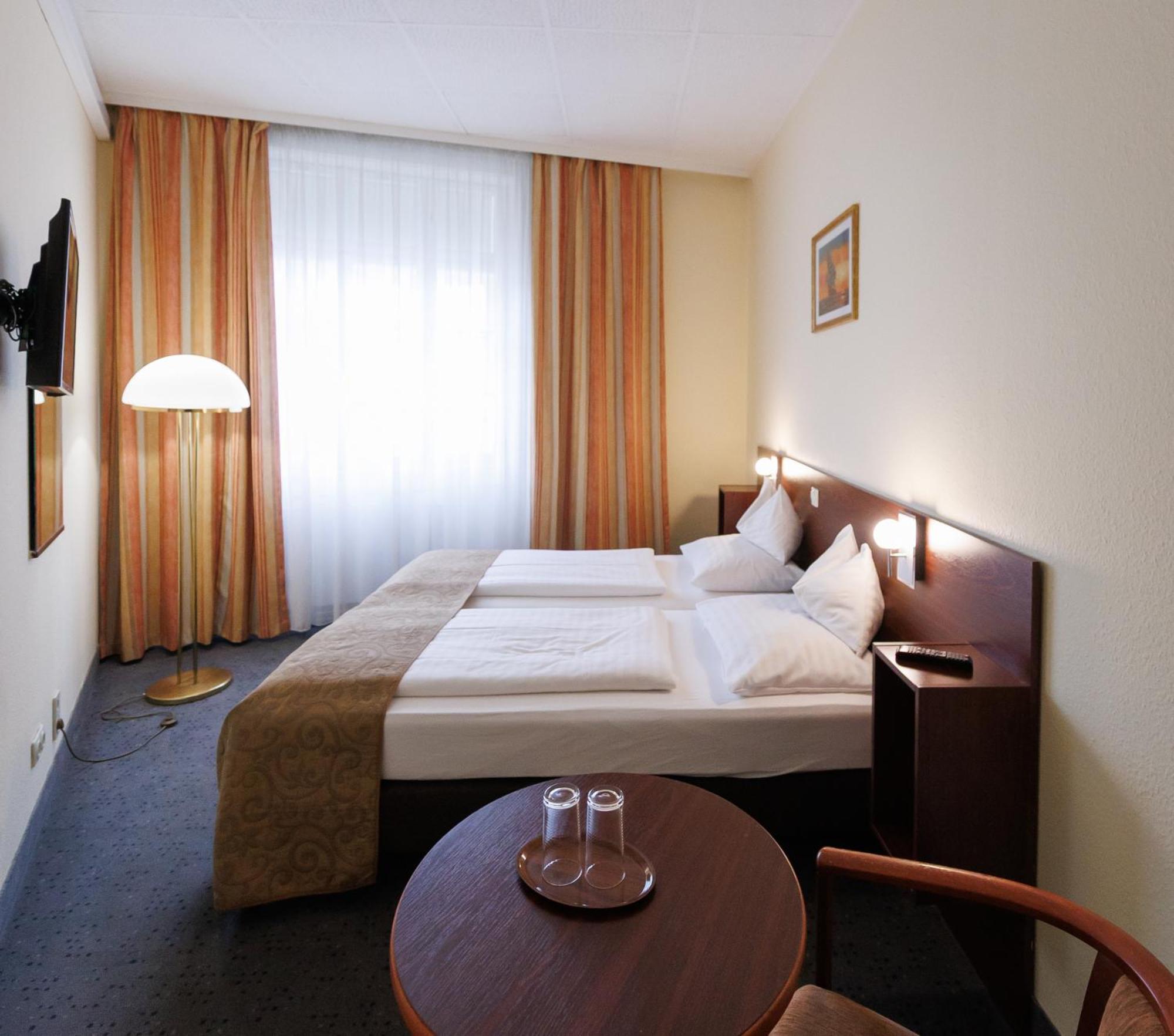 Continental Hotel-Pension Wien Ngoại thất bức ảnh