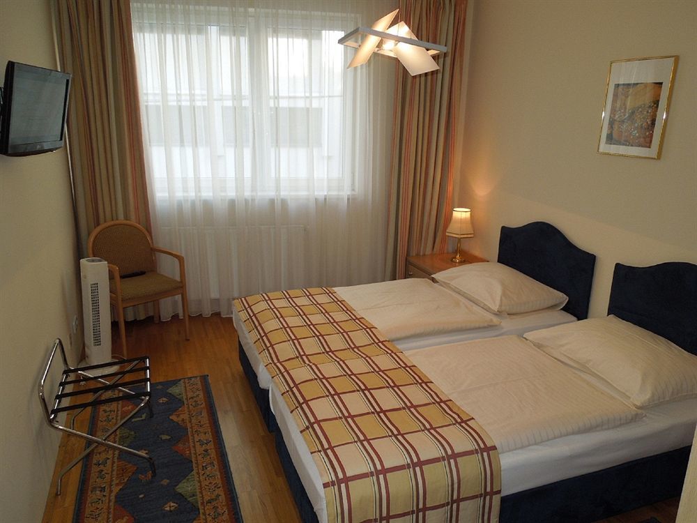 Continental Hotel-Pension Wien Ngoại thất bức ảnh
